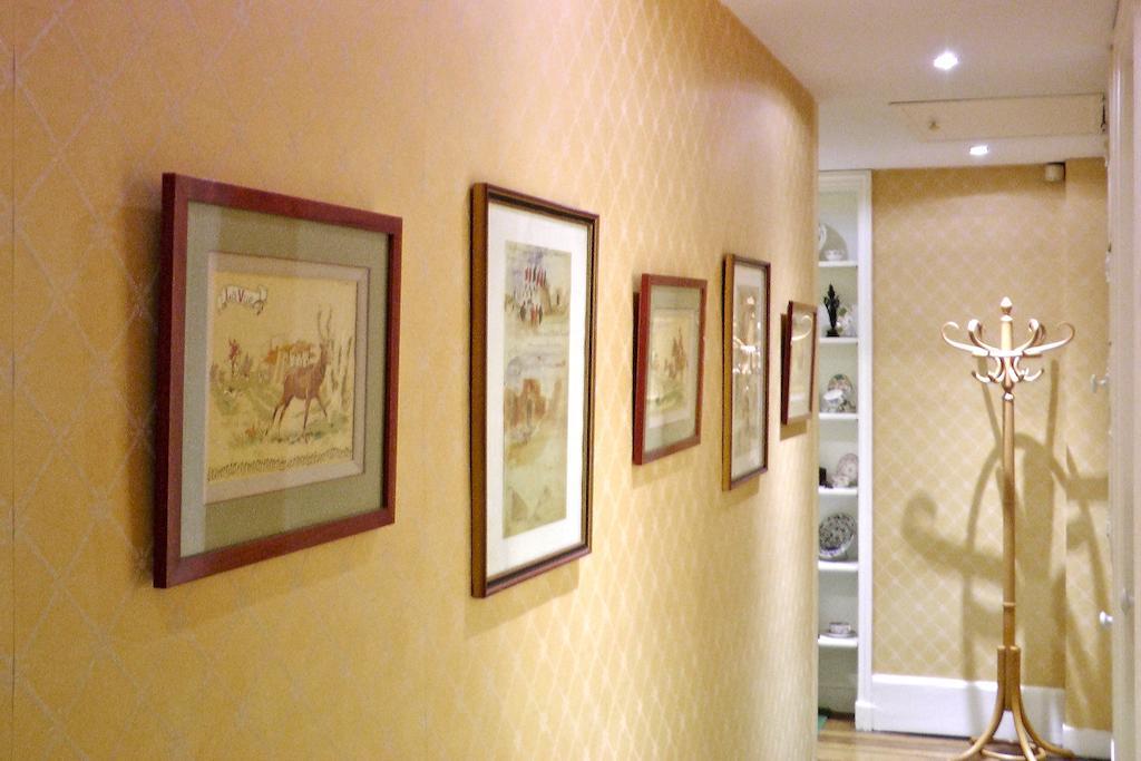Living In - Palais Bourbon Paris